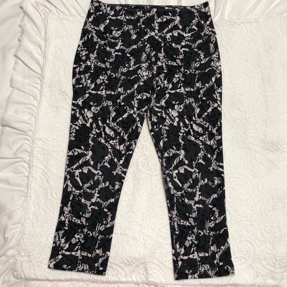 Women’s Nike Dri Fit Athletic Crop Leggings Size XS Black Retro - Picture 1 of 7